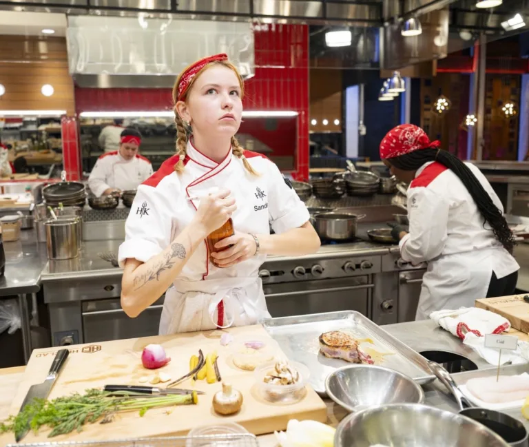 HELL'S KITCHEN: Contestants in the "Hell’s Kitchen University " episode of HELL’S KITCHEN airing Thursday, October 15 (8:00- 9:01PM ET/PT) on FOX. CR: Jeff Neira / FOX. ©2026 FOX Media LLC.