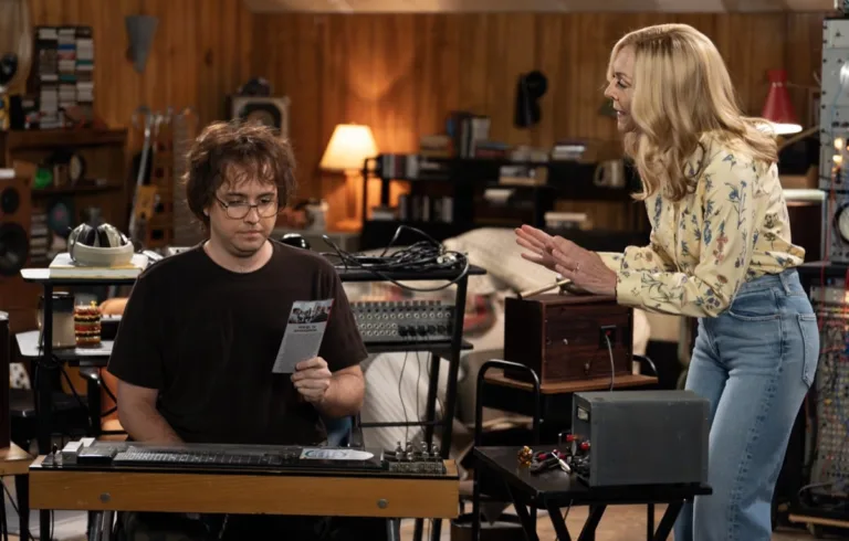 “A Serious Journalist and Your Brain on Drugs” – CBS Original Series GEORGIE & MANDY’S FIRST MARRIAGE, Scheduled to air on Thursday, October 15th (8:00-8:31 PM, ET/PT) on the CBS Television Network. Pictured (L-R): Dougie Baldwin as Connor, Rachel Bay Jones as Audrey Photo: Troy Harvey/CBS/Warner Bros. © 2026 CBS Broadcasting Inc. All Rights Reserved.