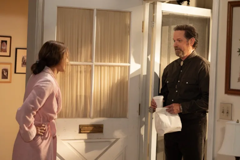 “A Serious Journalist and Your Brain on Drugs” – CBS Original Series GEORGIE & MANDY’S FIRST MARRIAGE, Scheduled to air on Thursday, October 15th (8:00-8:31 PM, ET/PT) on the CBS Television Network. Pictured (L-R): Zoe Perry as Mary, Matt Letscher as Fred Fagenbacher Photo: Troy Harvey/CBS/Warner Bros. © 2026 CBS Broadcasting Inc. All Rights Reserved.