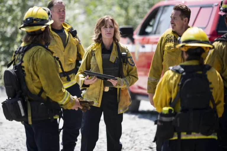 Fire Country Season 5 Episode 2- "Fire Under Fire" -- CBS Original Series Fire Country, scheduled to air on Friday, October 16 (9:00-10:00 PM, ET/PT), on the CBS Television Network. Pictured (L-R): Diane Farr as Sharon Leone and Kevin Alejandro as Manny Perez. Photo: Sergei Bachlakov/CBS ©2026 CBS Broadcasting, Inc. All Rights Reserved.