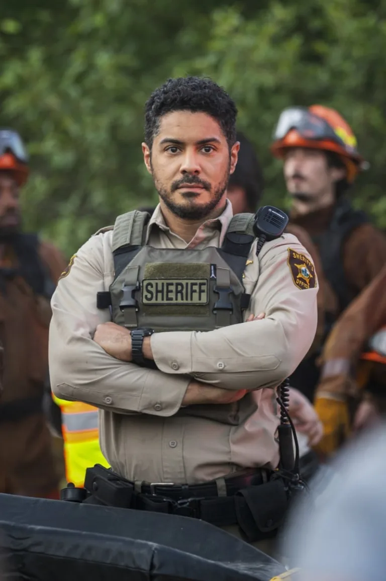 Fire Country Season 5 Episode 2- "Fire Under Fire" -- CBS Original Series Fire Country, scheduled to air on Friday, October 16 (9:00-10:00 PM, ET/PT), on the CBS Television Network. Pictured: Ian Quinlan as Deputy Hank Iglesias. Photo: Sergei Bachlakov/CBS ©2026 CBS Broadcasting, Inc. All Rights Reserved.