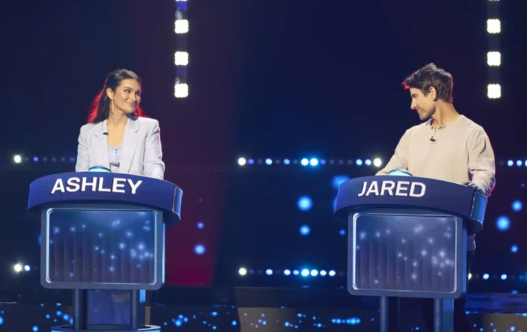 CELEBRITY WEAKEST LINK: L-R: RGIII & Grete Griffin, Ashley Iaconetti & Jared Haibon, Boris Kodjoe & Nicole Ari Parker, Alexa PenaVega & Carlos PenaVega with Host Jane Lynch (C) in the CELEBRITY WEAKEST LINK “Power Couples” Season Premiere episode airing Monday, Oct. 19 (9:01-10:00 PM ET/PT) on FOX. © 2026 Fox Media LLC. CR: Tom Griscom/FOX.