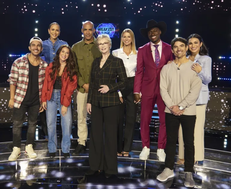 CELEBRITY WEAKEST LINK Season 2 Episode 5 : L-R: RGIII & Grete Griffin, Ashley Iaconetti & Jared Haibon, Boris Kodjoe & Nicole Ari Parker, Alexa PenaVega & Carlos PenaVega with Host Jane Lynch (C) in the CELEBRITY WEAKEST LINK “Power Couples” Season Premiere episode airing Monday, Oct. 19 (9:01-10:00 PM ET/PT) on FOX. © 2026 Fox Media LLC. CR: Tom Griscom/FOX.