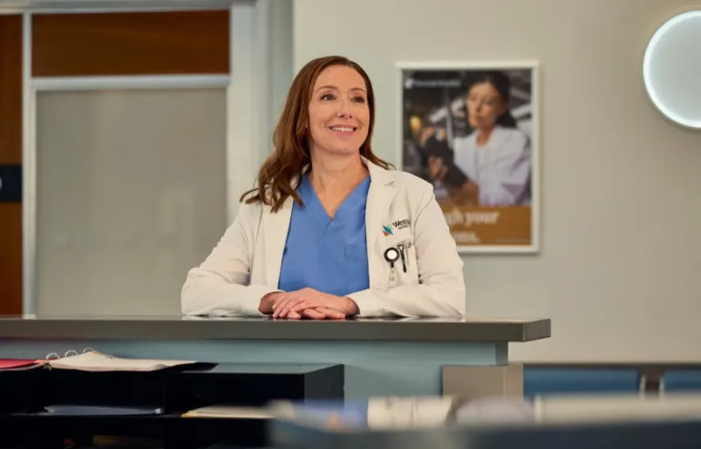 DOC: Molly Parker in the “S.O.S" episode of DOC airing Tuesday, October. 20 (8:00-9:00 PM ET/PT) on FOX. CR: John Medland/FOX. ©2026 FOX Media LLC.