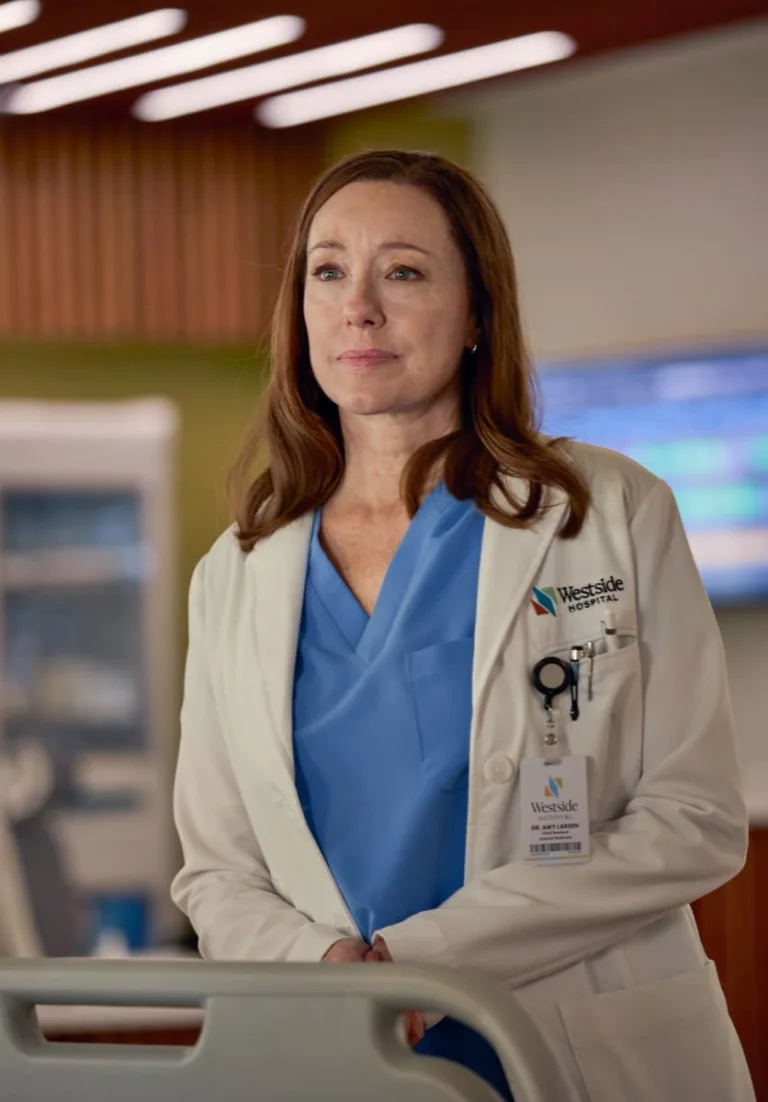 DOC: Molly Parker in the “S.O.S" episode of DOC airing Tuesday, October. 20 (8:00-9:00 PM ET/PT) on FOX. CR: John Medland/FOX. ©2026 FOX Media LLC.
