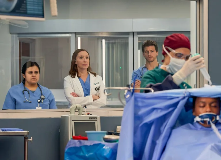 DOC: Molly Parker in the “S.O.S" episode of DOC airing Tuesday, October. 20 (8:00-9:00 PM ET/PT) on FOX. CR: John Medland/FOX. ©2026 FOX Media LLC.
