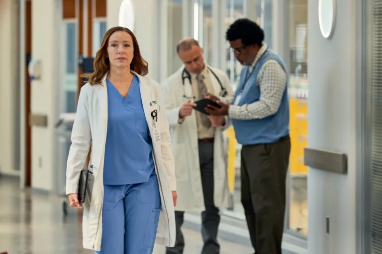 DOC: Molly Parker in the “S.O.S" episode of DOC airing Tuesday, October. 20 (8:00-9:00 PM ET/PT) on FOX. CR: John Medland/FOX. ©2026 FOX Media LLC.