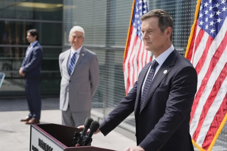 LINE OF FIRE -- "Cul-de-Sac" Episode 105 -- Pictured: (l-r) Sam Waterston as Barnes, Peter Krause as Mike Hollingsworth -- (Photo by: Spencer Pazer/NBC)