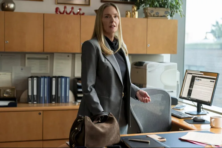 LINE OF FIRE Season 1 Episode 5 -- "Cul-de-Sac" Episode 105 -- Pictured: Hope Davis as Jane Hollingsworth -- (Photo by: Ralph Bavaro/NBC)