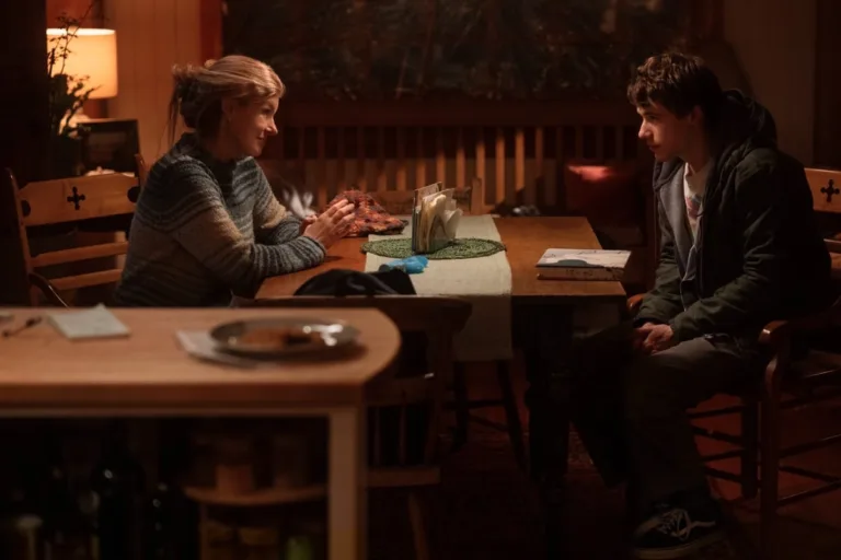 PHONY Season 1 Episode 1 - “Pilot” - Sonny awakens from a car accident to find his mom, Ellen, looks slightly different. (Disney/David Astorga)
CONNIE BRITTON, SAM NIVOLA