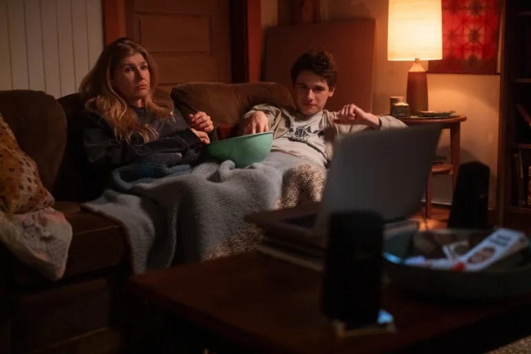 PHONY Season 1 Episode 1 - “Pilot” - Sonny awakens from a car accident to find his mom, Ellen, looks slightly different. (Disney/David Astorga)
CONNIE BRITTON, SAM NIVOLA