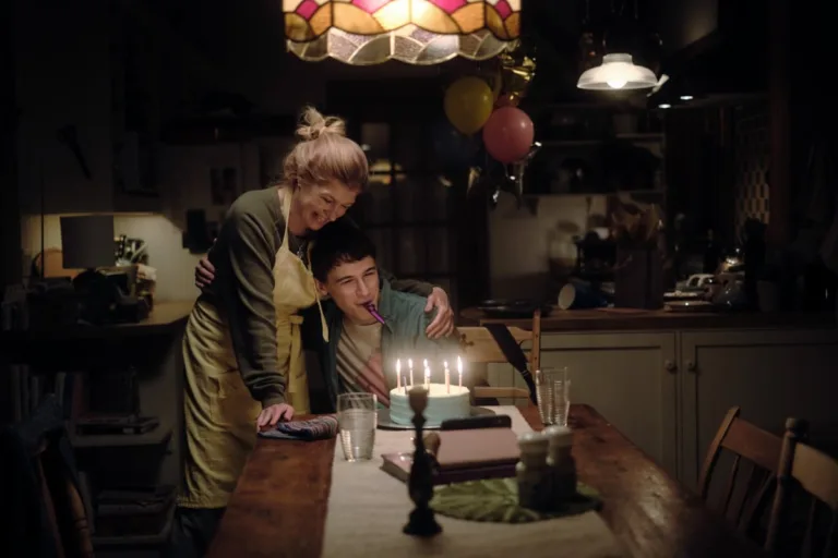 PHONY Season 1 Episode 1 - “Pilot” - Sonny awakens from a car accident to find his mom, Ellen, looks slightly different. (Disney/David Astorga)
CONNIE BRITTON, SAM NIVOLA