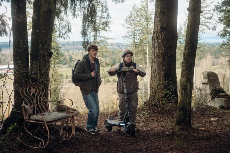 PHONY - “Crosby, Stills, and Nash" - Sonny tries to find help. Weldon leads them to a private investigator. (Disney/David Astorga)
SAM NIVOLA, COLTER LEE