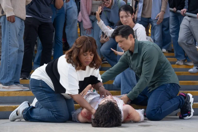 GREY’S ANATOMY Season 23 Episode 2 - “Slippin’ and Slidin’” - As Bailey adjusts to student life, she and Blue respond to a fraternity hazing mishap. Meredith juggles Boston and Seattle as she advocates for a young patient, and Amelia and Toni support Jo. THURSDAY, OCT. 22 (10:00-11:00 p.m. EDT) on ABC. (Disney/Ser Baffo)
CHANDRA WILSON, HARRY SHUM JR.