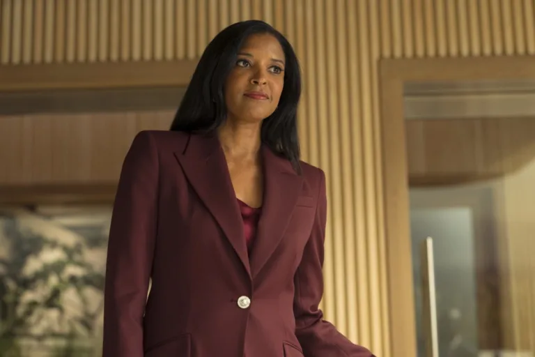 Cupertino Season 1 Episode 3 "Juno" -- Coverage of the CBS Original Series CUPERTINO, scheduled to air on the CBS Television Network. Pictured: Reneé Elise Goldsberry as Nichole Ferebee. Photo: Elizabeth Fisher/CBS ©2026 CBS Broadcasting, Inc. All Rights Reserved.