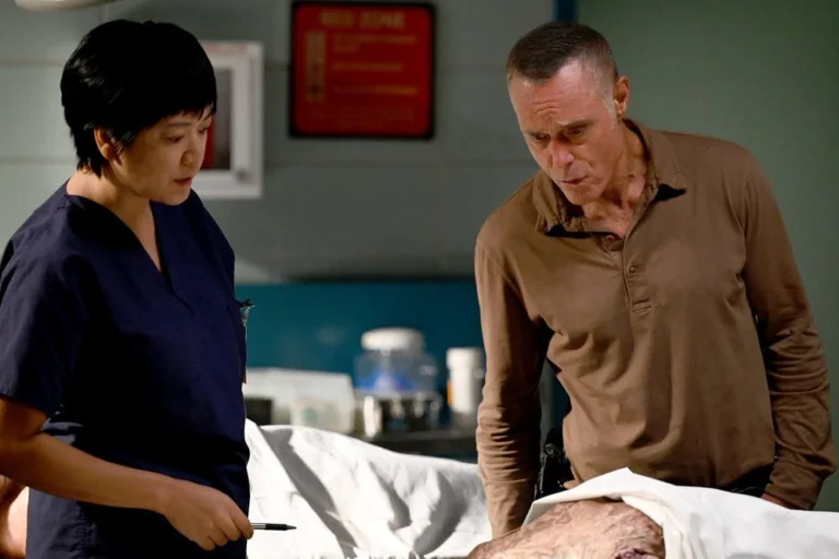CHICAGO P.D. Season 14 Episode 3 -- "Under the Surface " Episode 1403 -- Pictured: Jason Beghe as Sgt. Hank Voight -- (Photo by: Lori Allen/NBC)
