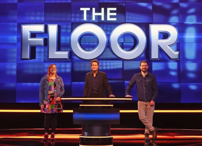THE FLOOR: Rob Lowe in the “Gamble for Glory" episode of THE FLOOR airing on Wednesday October 21 (8:00-9:00 PM ET/PT) on FOX. CR/ Lorraine O’Sullivan / FOX. ©2026 FOX Media LLC.