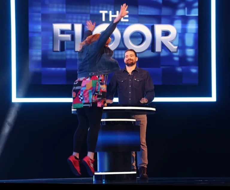 THE FLOOR: Rob Lowe in the “Gamble for Glory" episode of THE FLOOR airing on Wednesday October 21 (8:00-9:00 PM ET/PT) on FOX. CR/ Lorraine O’Sullivan / FOX. ©2026 FOX Media LLC.