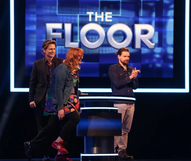 THE FLOOR: Rob Lowe in the “Gamble for Glory" episode of THE FLOOR airing on Wednesday October 21 (8:00-9:00 PM ET/PT) on FOX. CR/ Lorraine O’Sullivan / FOX. ©2026 FOX Media LLC.