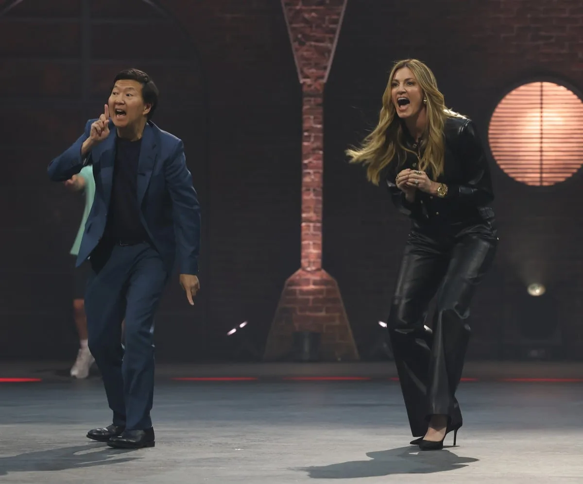 99 TO BEAT Season 2 Episode 5 : L-R: Ken Jeong and Erin Andrews in the 99 TO BEAT episode airing Wednesday, Oct. 21 (9:00-10:00 PM ET/PT) on FOX. CR: FOX. ©2026 FOX Media LLC.