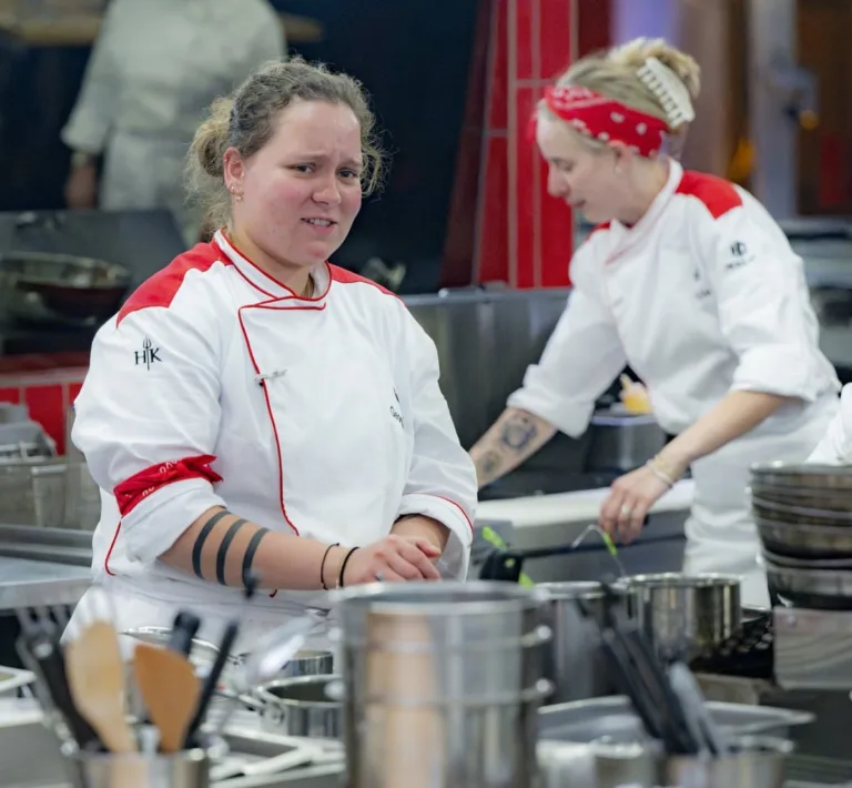 HELL'S KITCHEN: Contestants in the HELL’S KITCHEN episode airing Thursday, October 22 (8:00- 9:01PM ET/PT) on FOX. CR: Jeff Neira / FOX. ©2026 FOX Media LLC