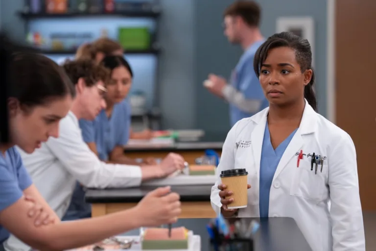 GREY’S ANATOMY Season 23 Episode 3 - “It’s All Wrong, but It’s All Right” - As Blue fights to reclaim his place at Grey Sloan, Jo is pulled from motherhood back into the OR. Jules and Winston’s relationship remains strained, and Bailey struggles to find her footing as a student. THURSDAY, OCT. 29 (10:00-11:00 p.m. EDT) on ABC. (Disney/Ser Baffo) 
ALEXIS FLOYD
