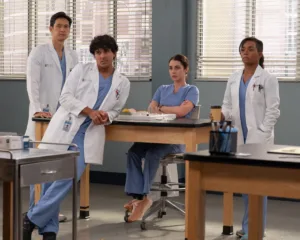 GREY’S ANATOMY Season 23 Episode 3 - “It’s All Wrong, but It’s All Right” - As Blue fights to reclaim his place at Grey Sloan, Jo is pulled from motherhood back into the OR. Jules and Winston’s relationship remains strained, and Bailey struggles to find her footing as a student. THURSDAY, OCT. 29 (10:00-11:00 p.m. EDT) on ABC. (Disney/Ser Baffo)