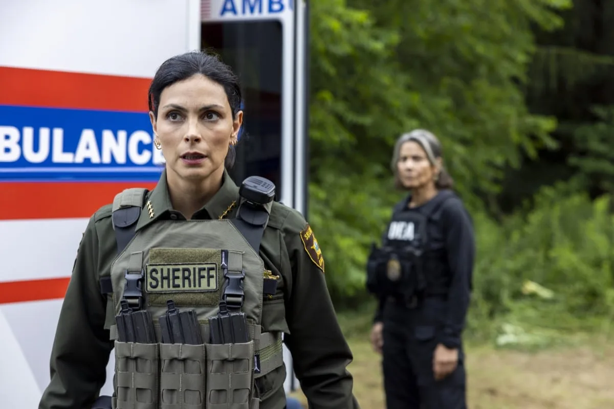 Sheriff Country Season 2 Episode 4 "Maria" -- CBS Original Series Sheriff Country, scheduled to air on Friday, Oct. 30 (8:00-9:00 PM, ET/PT), on the CBS Television Network. Pictured: Morena Baccarin as Sheriff Mickey Fox. Photo: Darren Goldstein/CBS ©2026 CBS Broadcasting, Inc. All Rights Reserved.